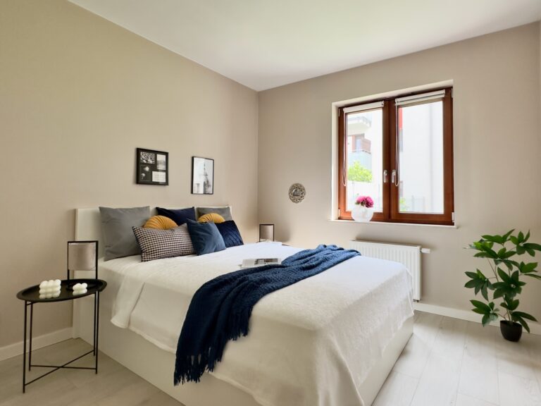 Sypialnia po home staging w Józefosławiu